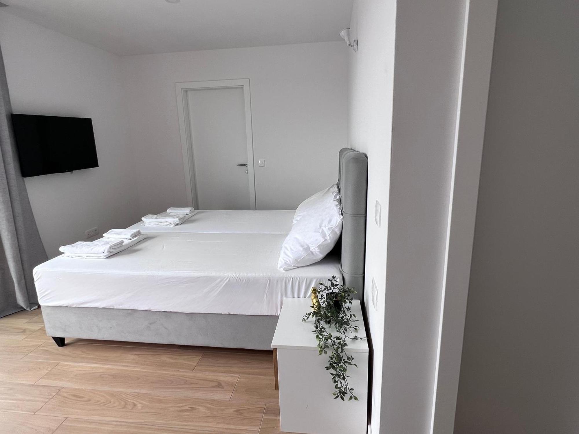 Boutique Hotel Ivy'Z ノヴァリャ エクステリア 写真